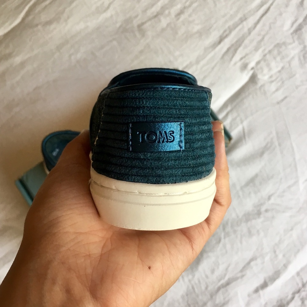 Toms Girls Iridescent Glimmer Luca Slip-On - Picture 5 of 7